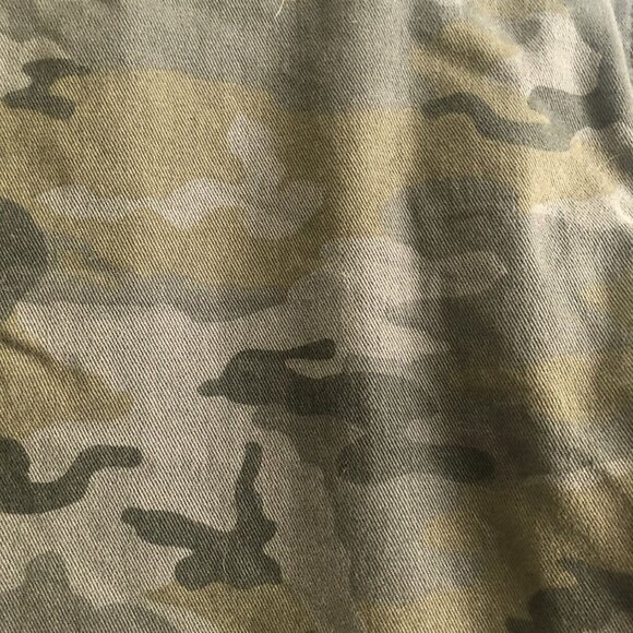 Joe Fresh Size 3 Camo Button Up Sherpa Lined Jacket - Picture 5 of 7